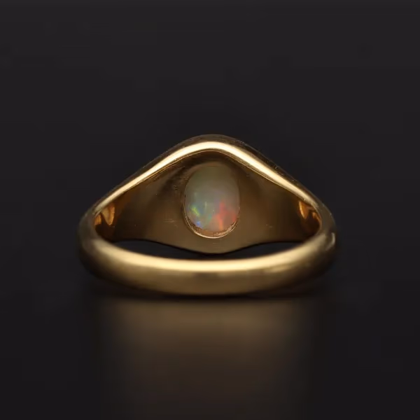 Very Heavy 18ct Gold Opal Ring