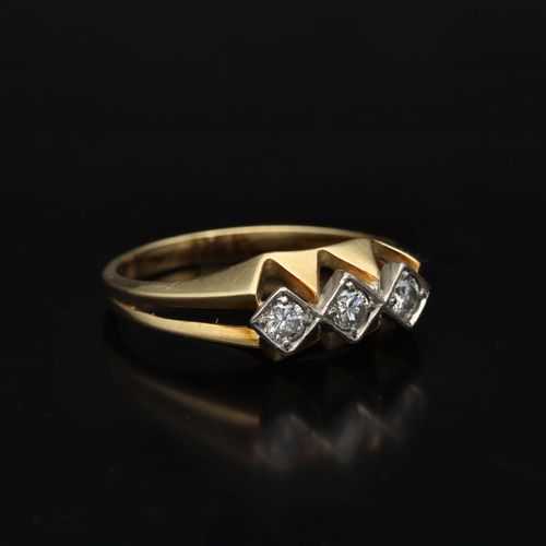 14ct Brilliant cut Diamond Ring image-1
