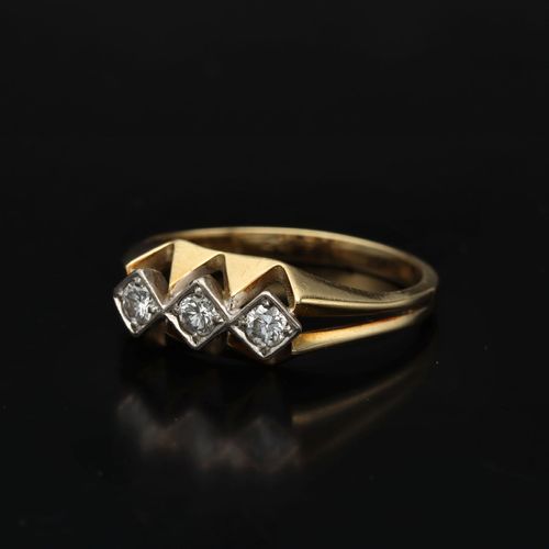 14ct Brilliant cut Diamond Ring image-3