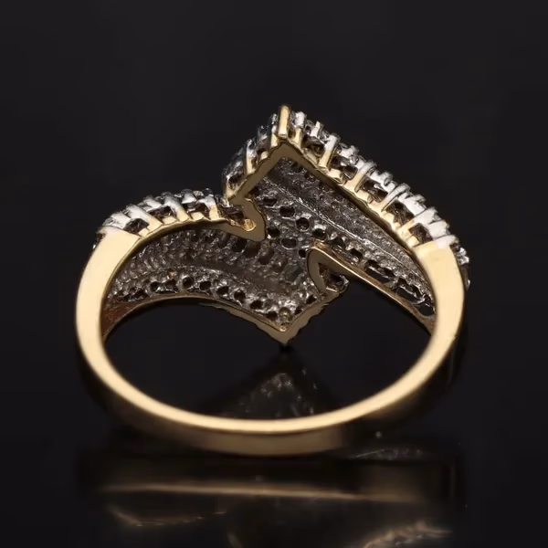 Gold 0.5ct Diamond Diamond Ring.