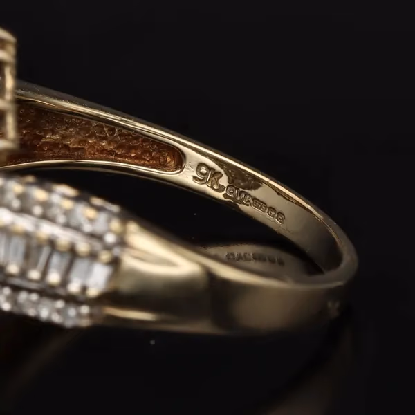 Gold 0.5ct Diamond Diamond Ring.
