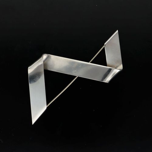 Very Rare Modernist Silver Brooch by Gail Spence image-1