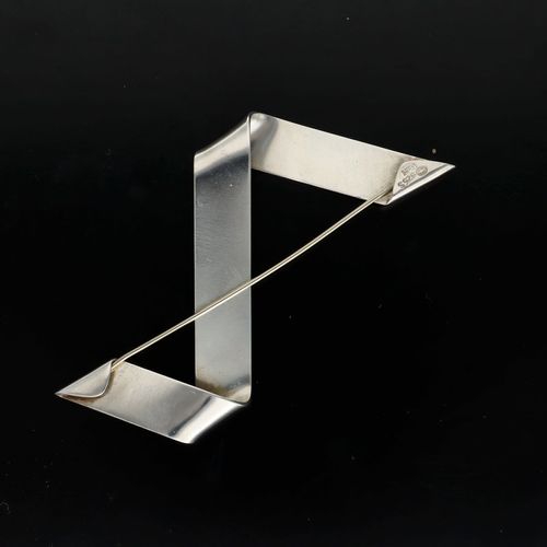 Very Rare Modernist Silver Brooch by Gail Spence image-3