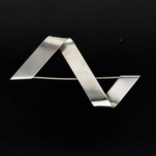 Very Rare Modernist Silver Brooch by Gail Spence image-2