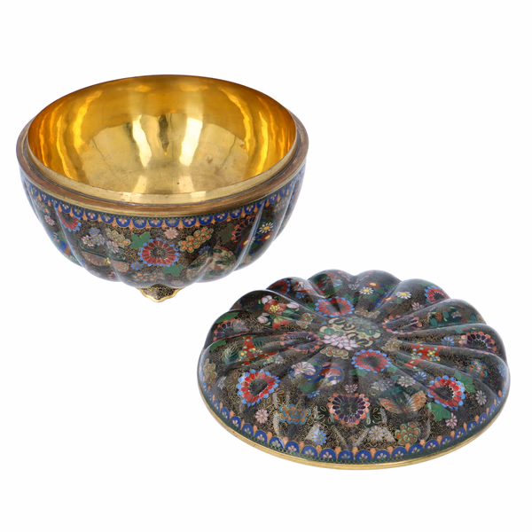 Rare Chrysanthemum Meiji Period Casket