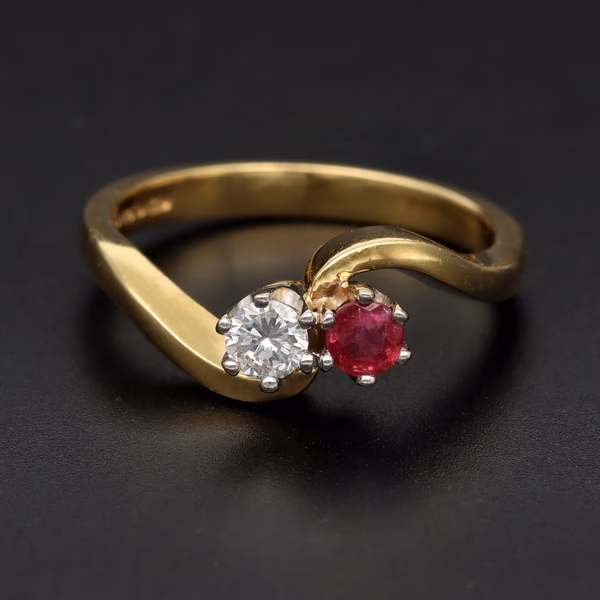 18ct Yellow Gold Diamond & Ruby Swirl Ring