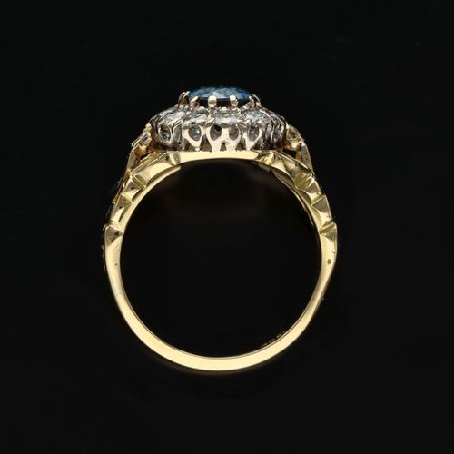 18ct Gold Sapphire and Diamond Ring image-6