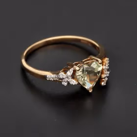 Gold Heart Shape Topaz and Diamonds Ring