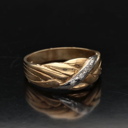 Large 9ct Gold Diamond Ring image-1