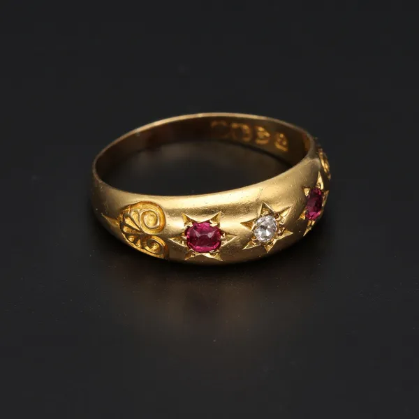 18ct Yellow Gold Antique Ruby & Diamond Ring