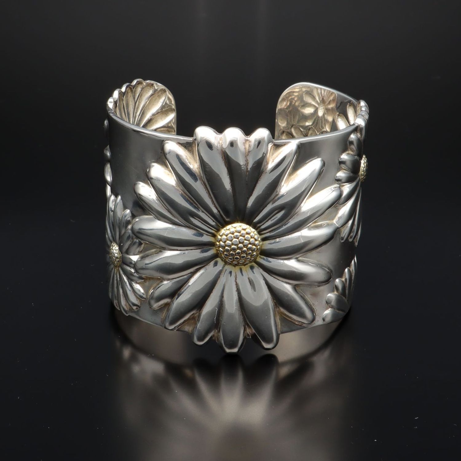 Tiffany and co daisy cuff deals bracelet