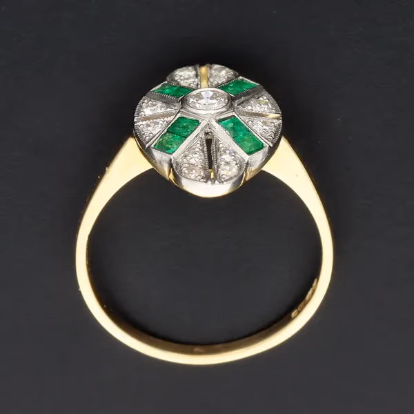 18ct Yellow Gold Emerald & Diamond Ring