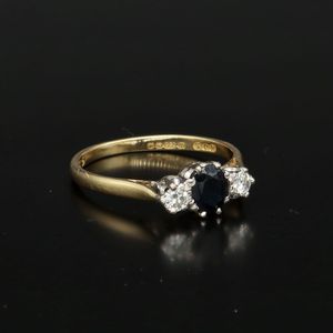 Vintage 18ct Gold Diamond and Sapphire Ring