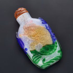 Antique Overlay Glass Snuff Bottle