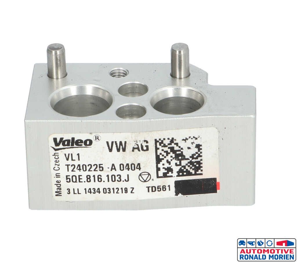 Used AC expansion valve Volkswagen Golf VII (AUA) e-Golf Price € 35,01 Inclusive VAT offered by Automaterialen Ronald Morien B.V.