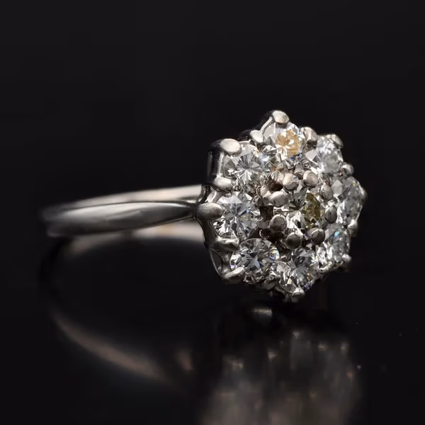 18ct White Gold Diamond Cluster Ring