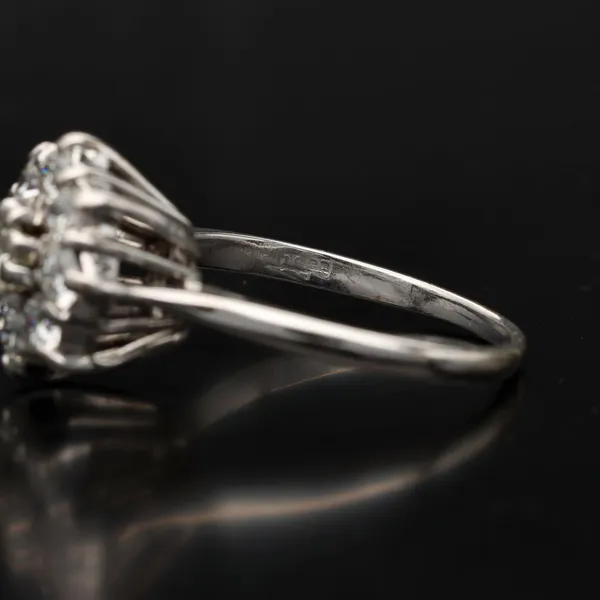 18ct White Gold Diamond Cluster Ring