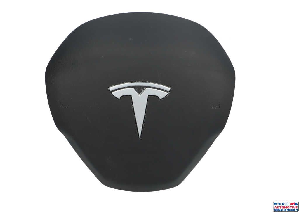 Used Airbag Module Tesla Model 3 Long Range, Performance AWD Price € 350,00 Inclusive VAT offered by Automaterialen Ronald Morien B.V.