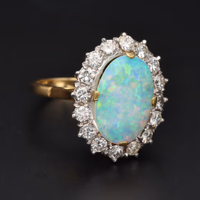 18ct Gold Opal Diamond Ring