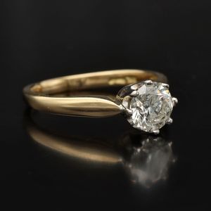 18k Gold Diamond Solitaire Ring