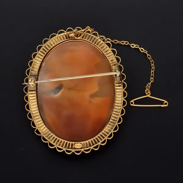 Edwardian 9ct Yellow Gold Shell Cameo Brooch