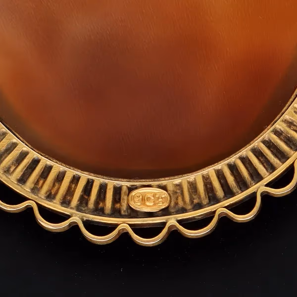 Edwardian 9ct Yellow Gold Shell Cameo Brooch