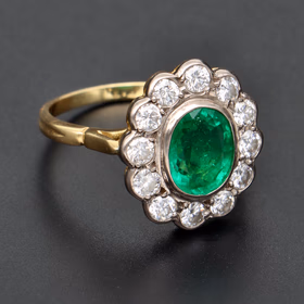 18ct Yellow Gold Emerald & Diamond Daisy Ring