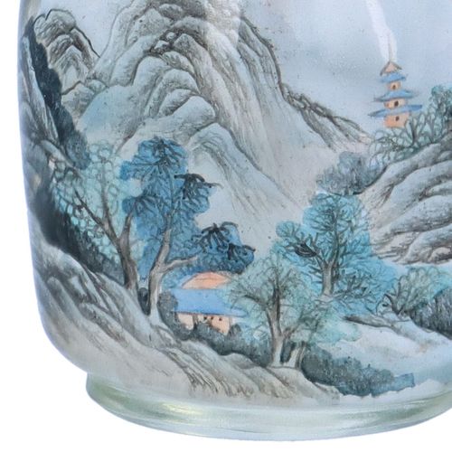 Chinese Glass Painted Snuff Bottle image-5