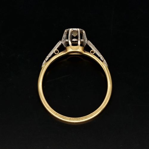 1920s 18ct Gold Diamond Engagement Ring image-6