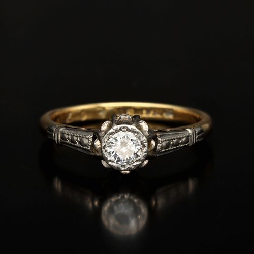 1920s 18ct Gold Diamond Engagement Ring image-2
