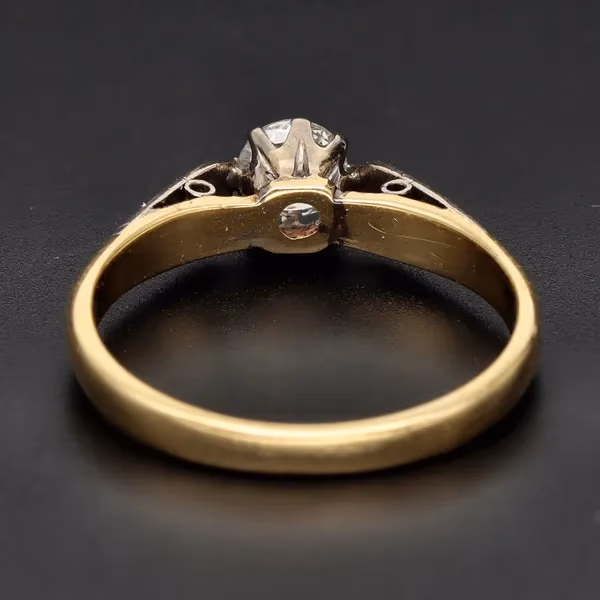 Vintage 18ct Yellow Gold Diamond Solitaire Ring