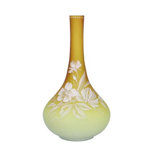19th Century Pair of Stourbridge Cameo Glass Vases image-3