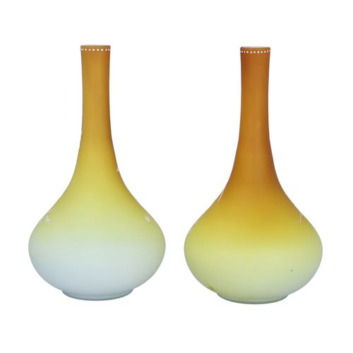 19th Century Pair of Stourbridge Cameo Glass Vases image-2