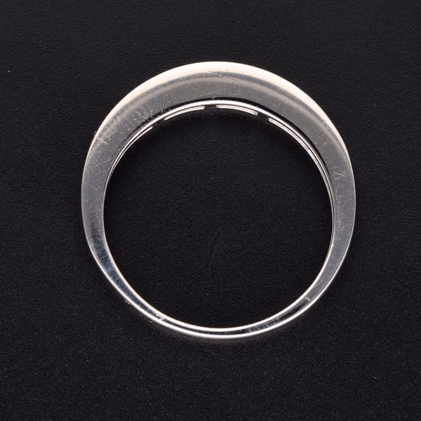 18ct White Gold Half Eternity Ring With Round Brilliant Diamonds