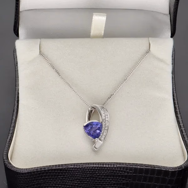 18ct White Gold Tanzanite & Diamond Necklace