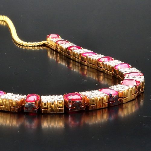 Vintage 18ct Gold Ruby Necklace image-3