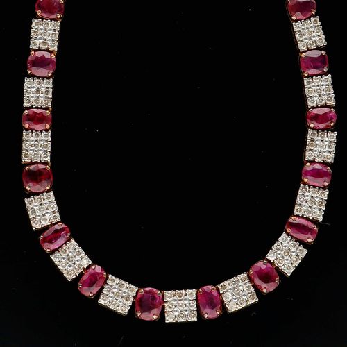 Vintage 18ct Gold Ruby Necklace image-2