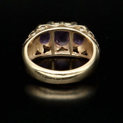 Vintage 9ct Gold Three Stone Amethyst Ring image-5