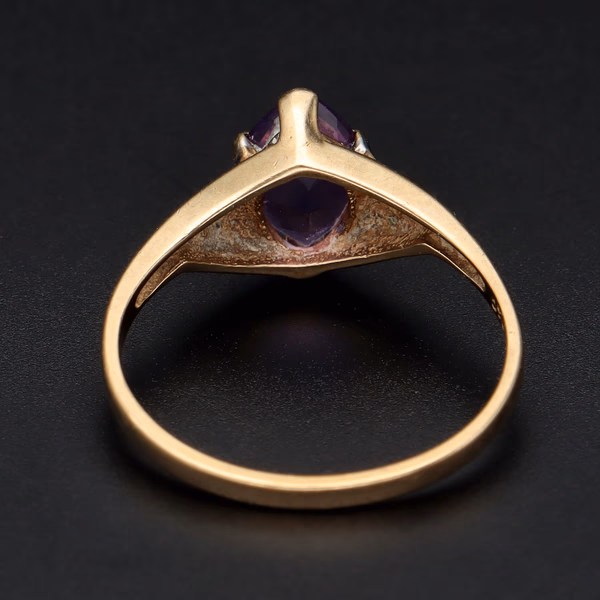 9ct Gold Amethyst Diamond Dress Ring