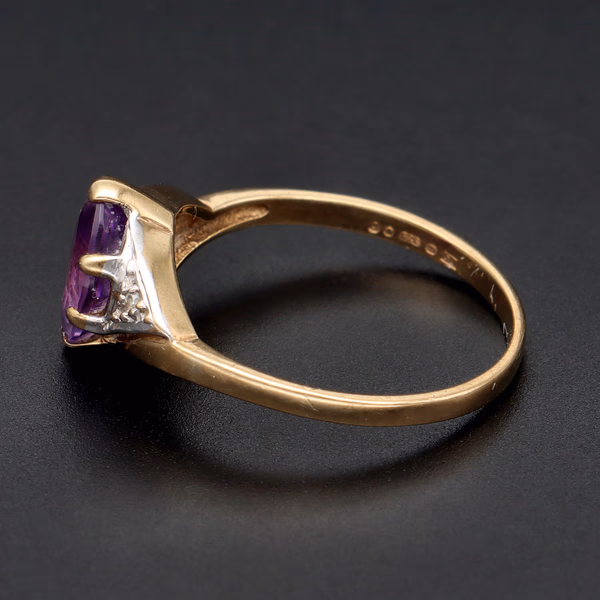 9ct Gold Amethyst Diamond Dress Ring