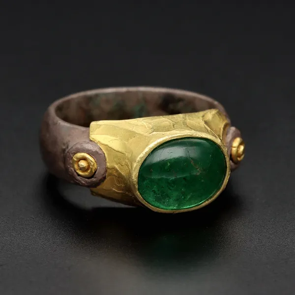 18ct Yellow Gold & Oxidised Silver Cabochon Emerald Ring