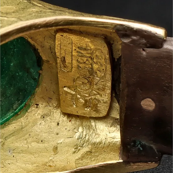18ct Yellow Gold & Oxidised Silver Cabochon Emerald Ring