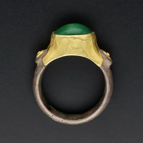 18ct Yellow Gold & Oxidised Silver Cabochon Emerald Ring