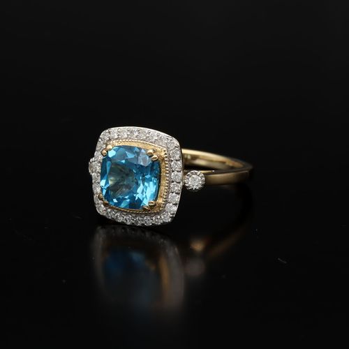 9ct Gold Blue Topaz and Diamond Ring image-3