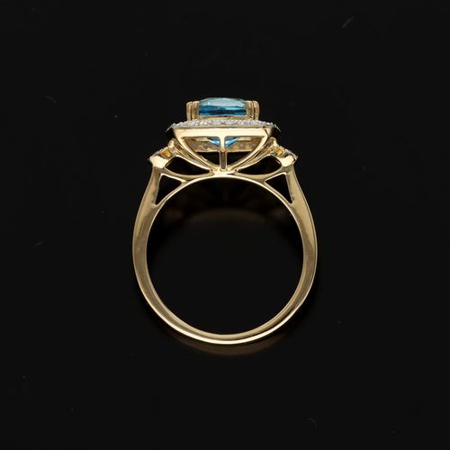 9ct Gold Blue Topaz and Diamond Ring image-6