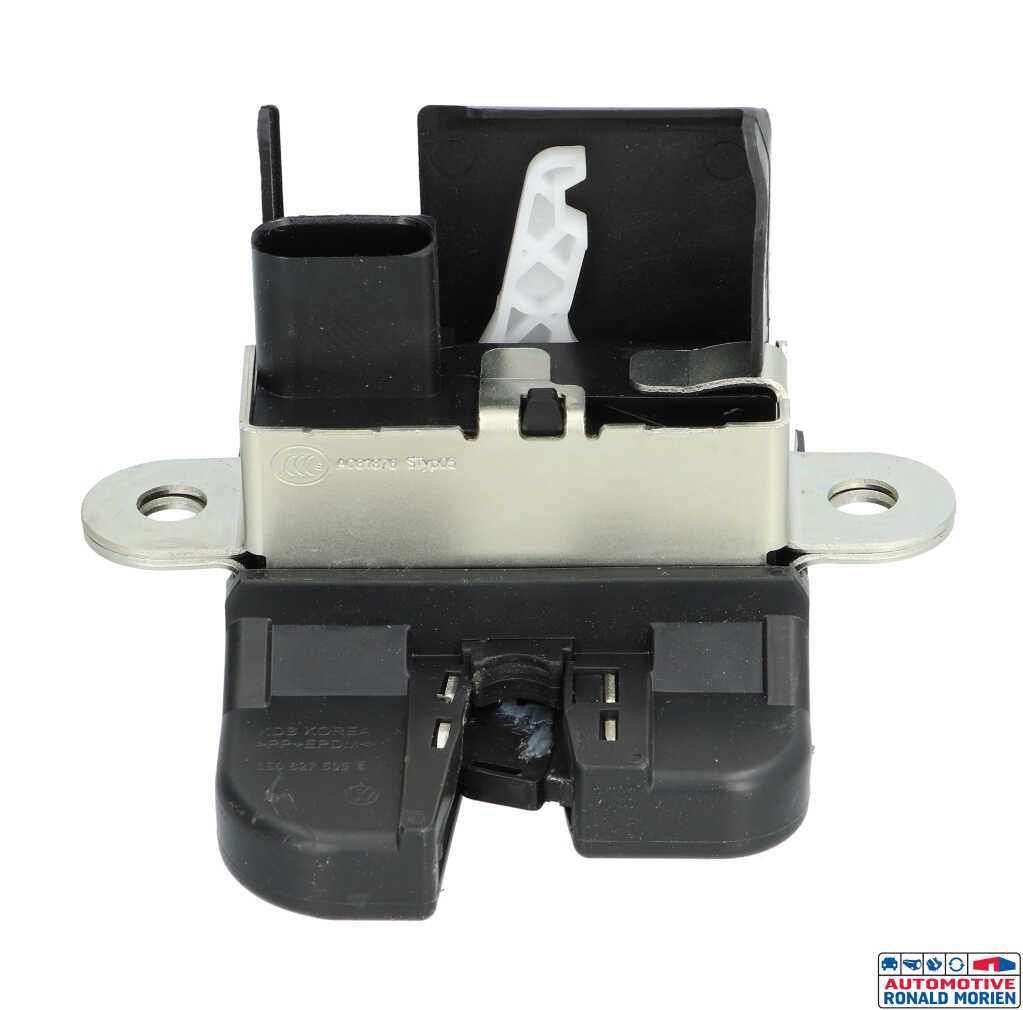 Used Tailgate lock mechanism Volkswagen Up! (121) 1.0 TSI 12V GTI Price € 25,00 Inclusive VAT offered by Automaterialen Ronald Morien B.V.