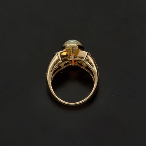 18ct Gold Opal and Diamond Ring image-6