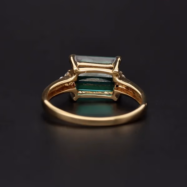 18ct Gold Green Tourmaline and Diamond Ring