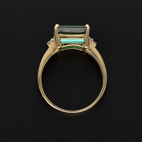 18ct Gold Green Tourmaline and Diamond Ring image-6