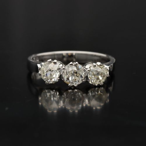 18ct Gold Old Cut Diamond Ring image-2